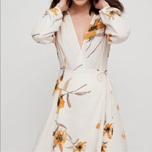 Aritzia Wilfred Diane Dress Mini Floral Silk Wrap Dress Women’s Size S